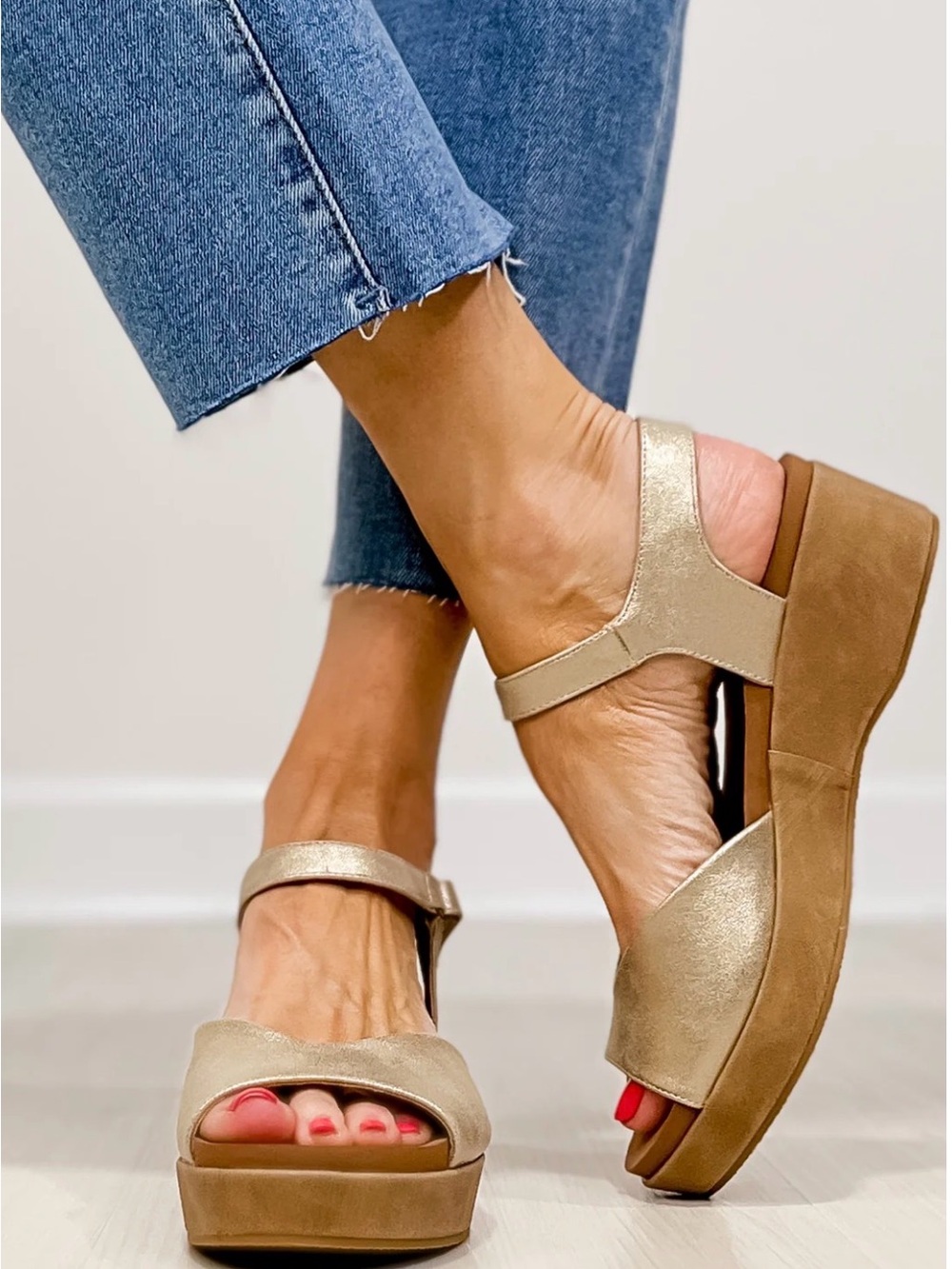 ✨Corkys Meet Ya There Wedges in Gold Wash Metallic - Size 9✨